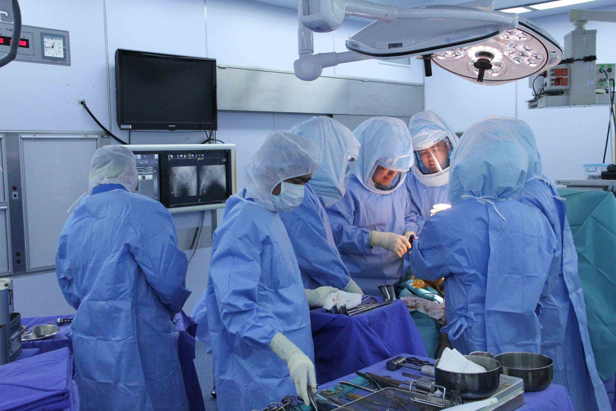 หุ่นยนต์ผ่าตัดกระดูกสันหลังที่ Vejthani รับประกันความแม่นยําในการผ่าตัด 99.70%